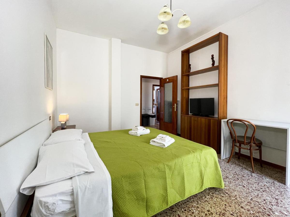Hotel Casa Gramsci - Affitti Brevi Italia Módena Exterior foto